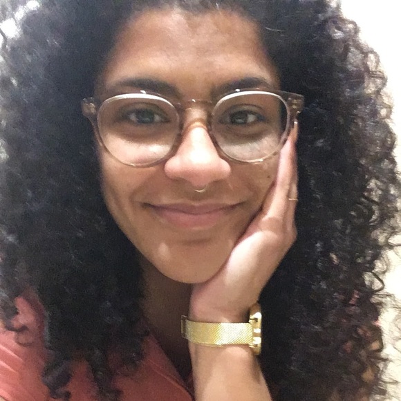 Meet your Posher, Cassandra - Picture 1 of 1